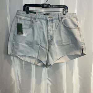 Women’s Super High-Rise. 
Cutoff Shorts.  1898